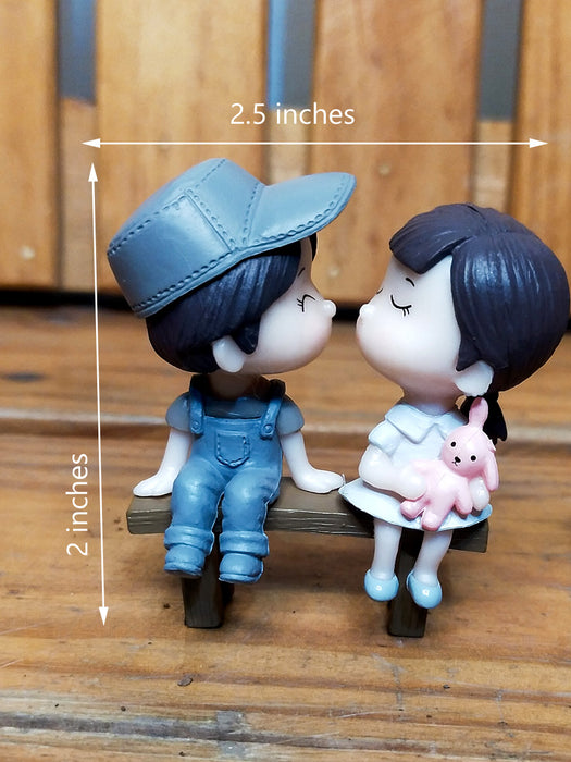 Miniature Garden Toy - Couple in Love SItting on a Bench