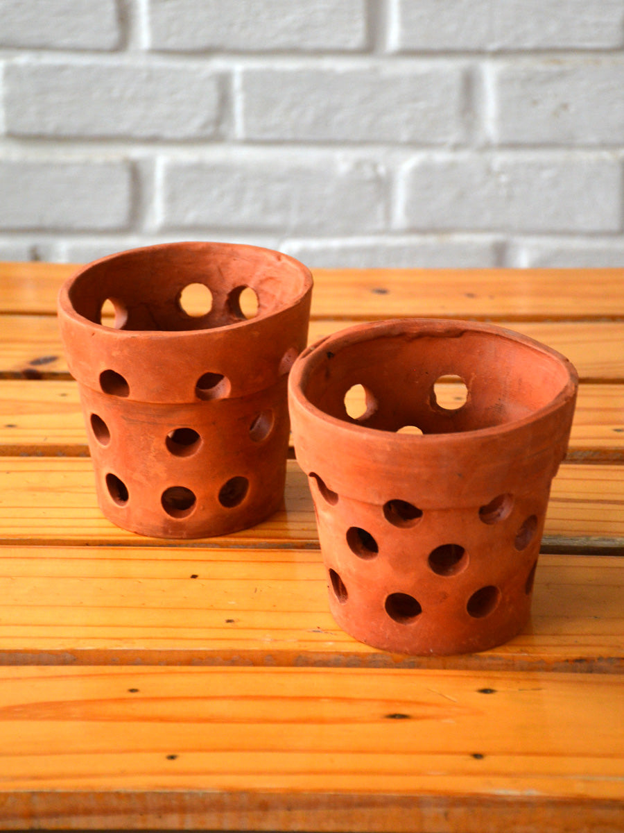 Terracotta store orchid pots